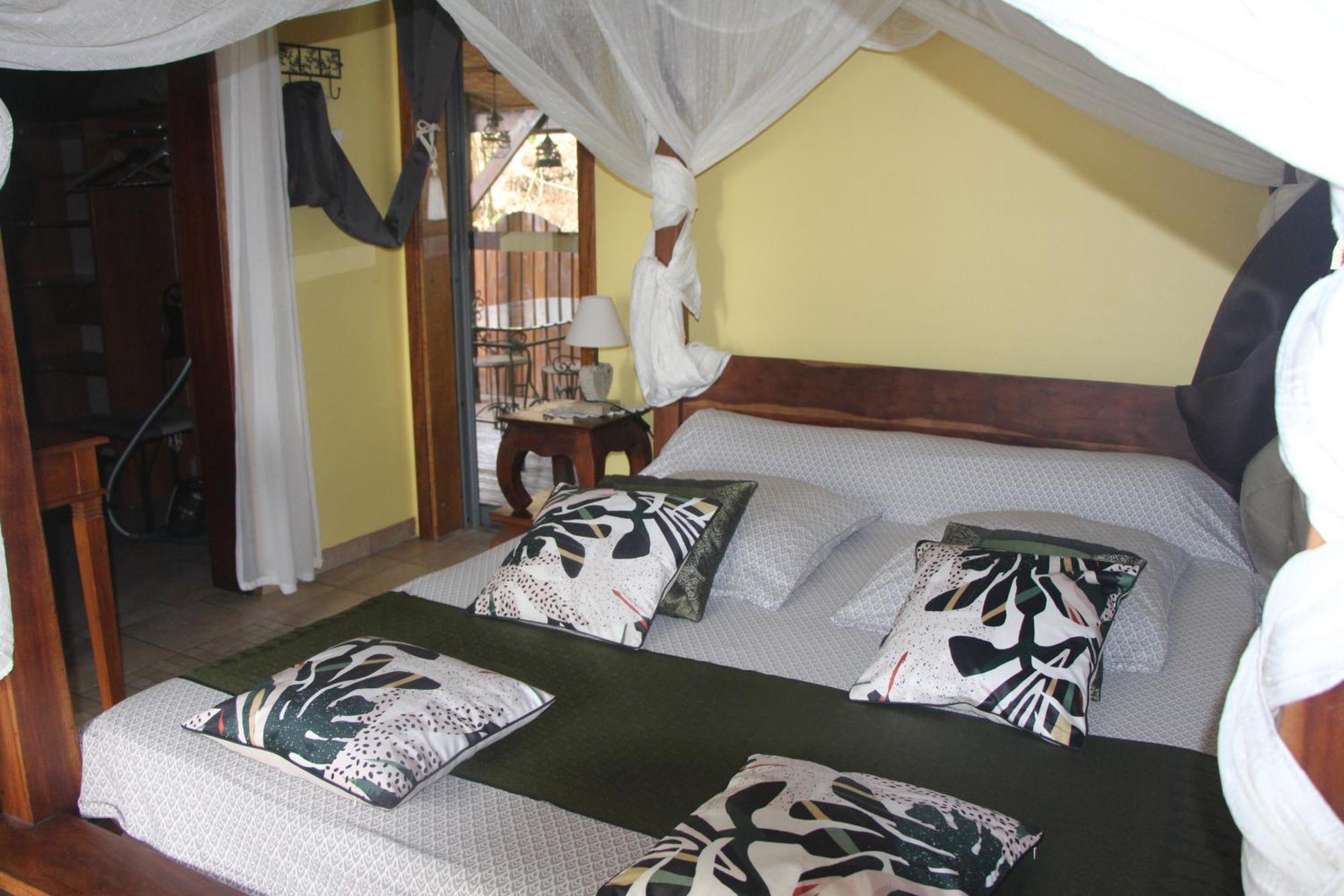 La Liane De Jade 974-Lodge Le Palissandre - Jacuzzi Privatif - Piscine Chauffee Le Bois de Nefles  Exterior foto